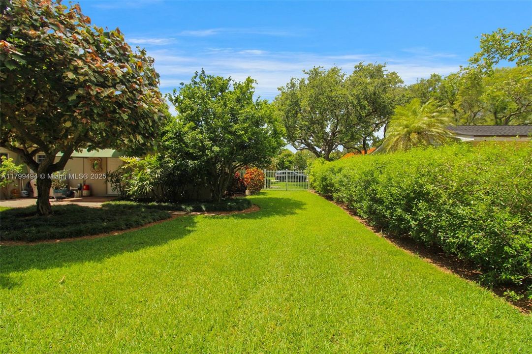 For Sale: $1,195,000 (3 beds, 2 baths, 1567 Square Feet)