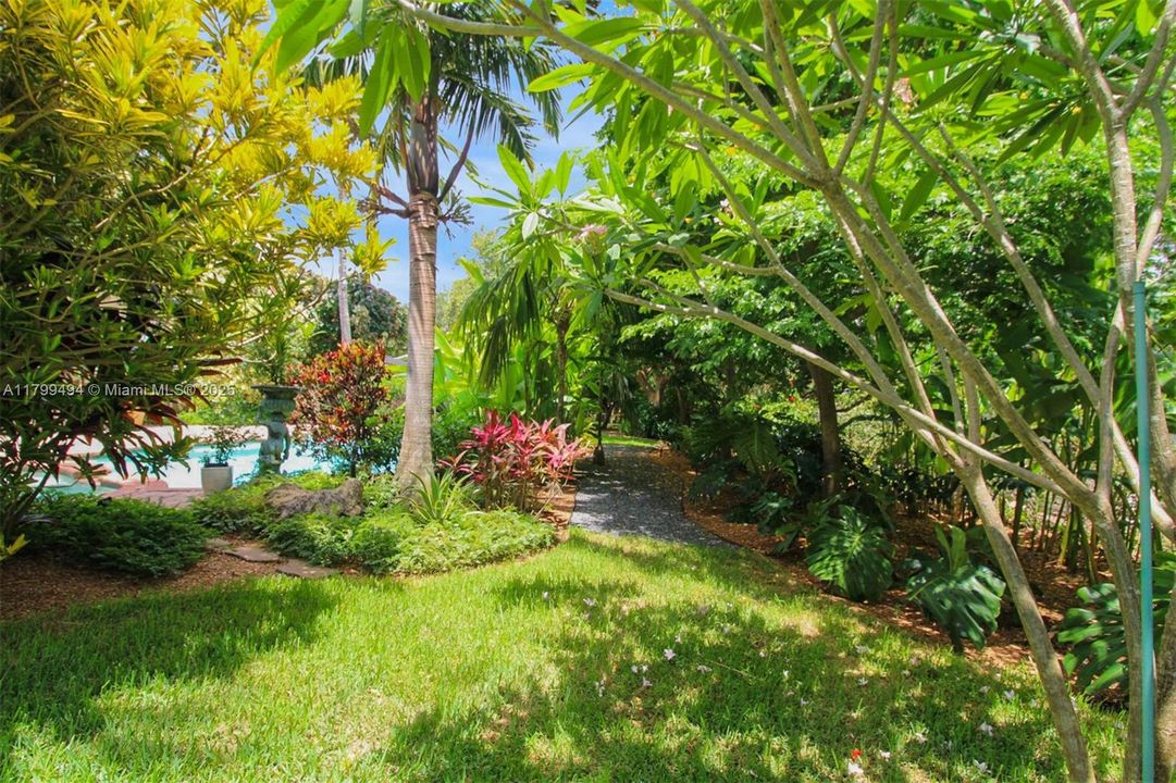 For Sale: $1,195,000 (3 beds, 2 baths, 1567 Square Feet)