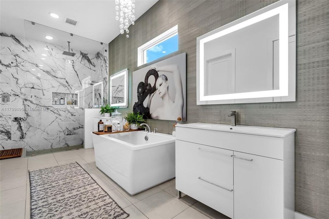 最近售出: $1,450,000 (4 贝兹, 3 浴室, 2702 平方英尺)