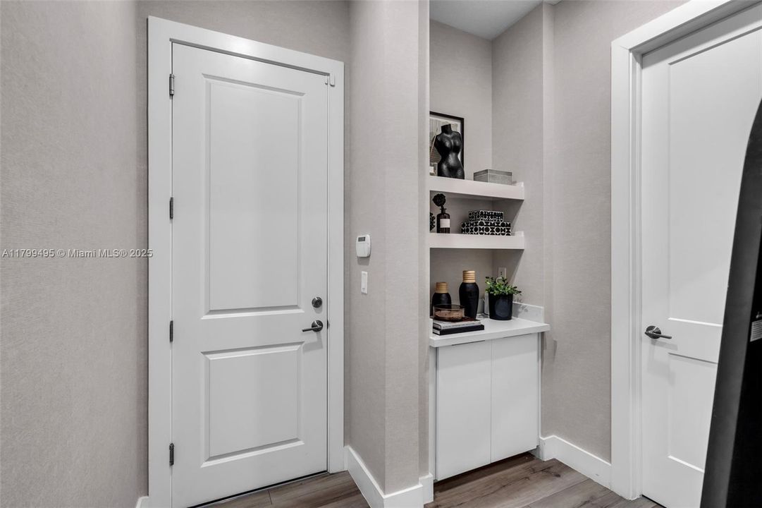 最近售出: $1,450,000 (4 贝兹, 3 浴室, 2702 平方英尺)