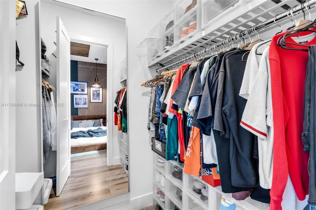 最近售出: $1,450,000 (4 贝兹, 3 浴室, 2702 平方英尺)