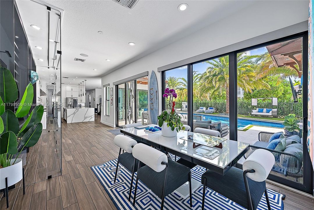 Недавно продано: $2,000,000 (4 спален, 3 ванн, 3922 Квадратных фут)