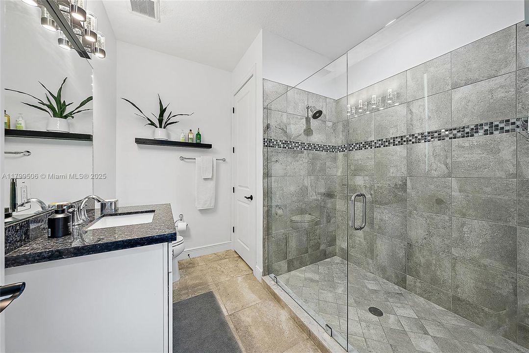 Недавно продано: $2,000,000 (4 спален, 3 ванн, 3922 Квадратных фут)