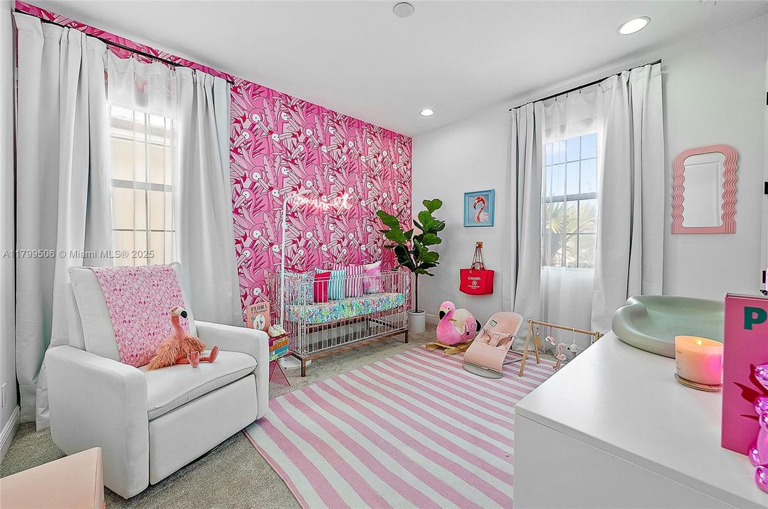 Недавно продано: $2,000,000 (4 спален, 3 ванн, 3922 Квадратных фут)