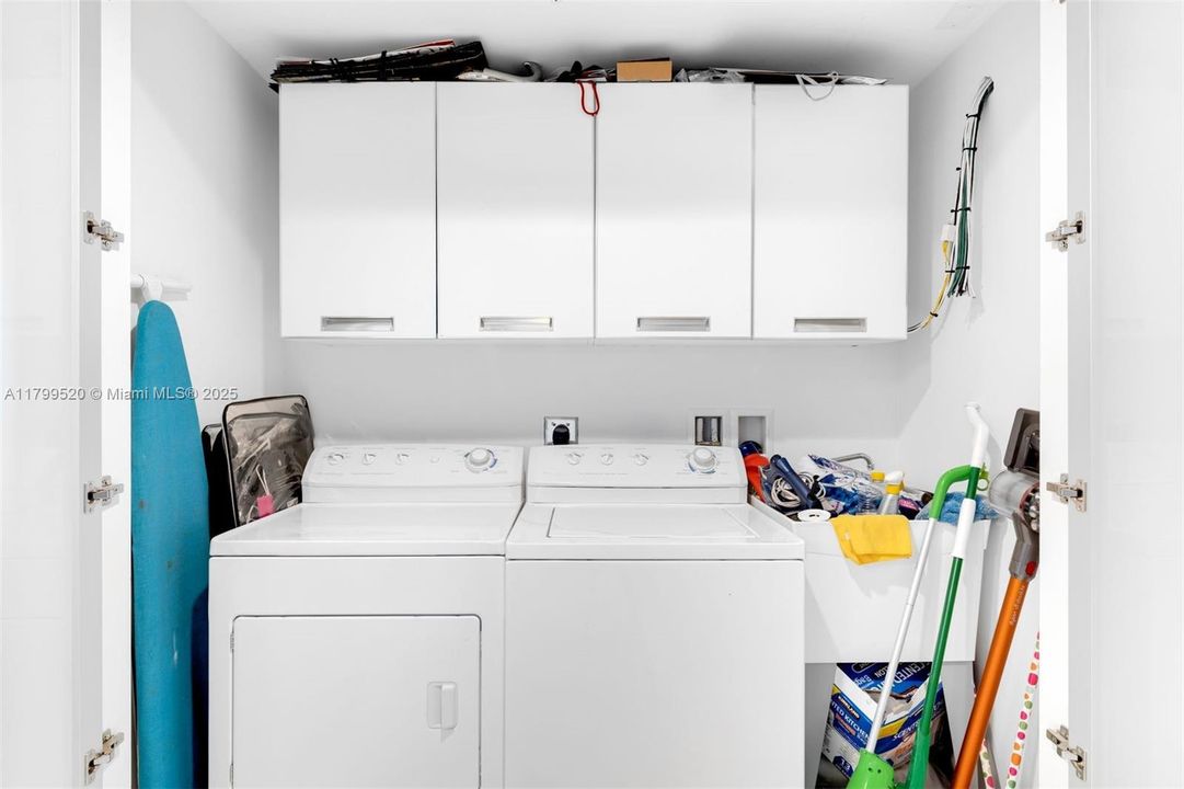 En Venta: $2,295,000 (3 camas, 3 baños, 2137 Pies cuadrados)