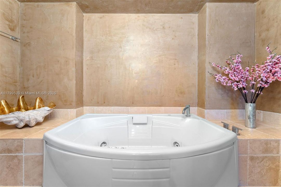 En Venta: $2,295,000 (3 camas, 3 baños, 2137 Pies cuadrados)