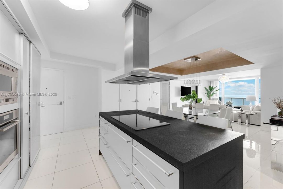 En Venta: $2,295,000 (3 camas, 3 baños, 2137 Pies cuadrados)