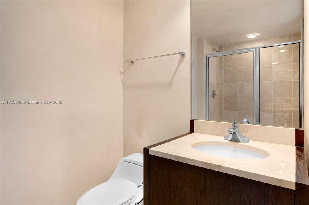 En Venta: $2,295,000 (3 camas, 3 baños, 2137 Pies cuadrados)