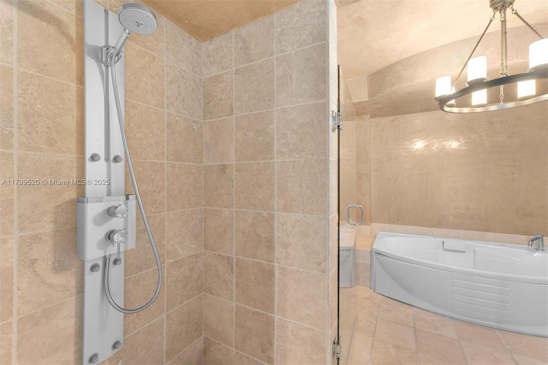 En Venta: $2,295,000 (3 camas, 3 baños, 2137 Pies cuadrados)