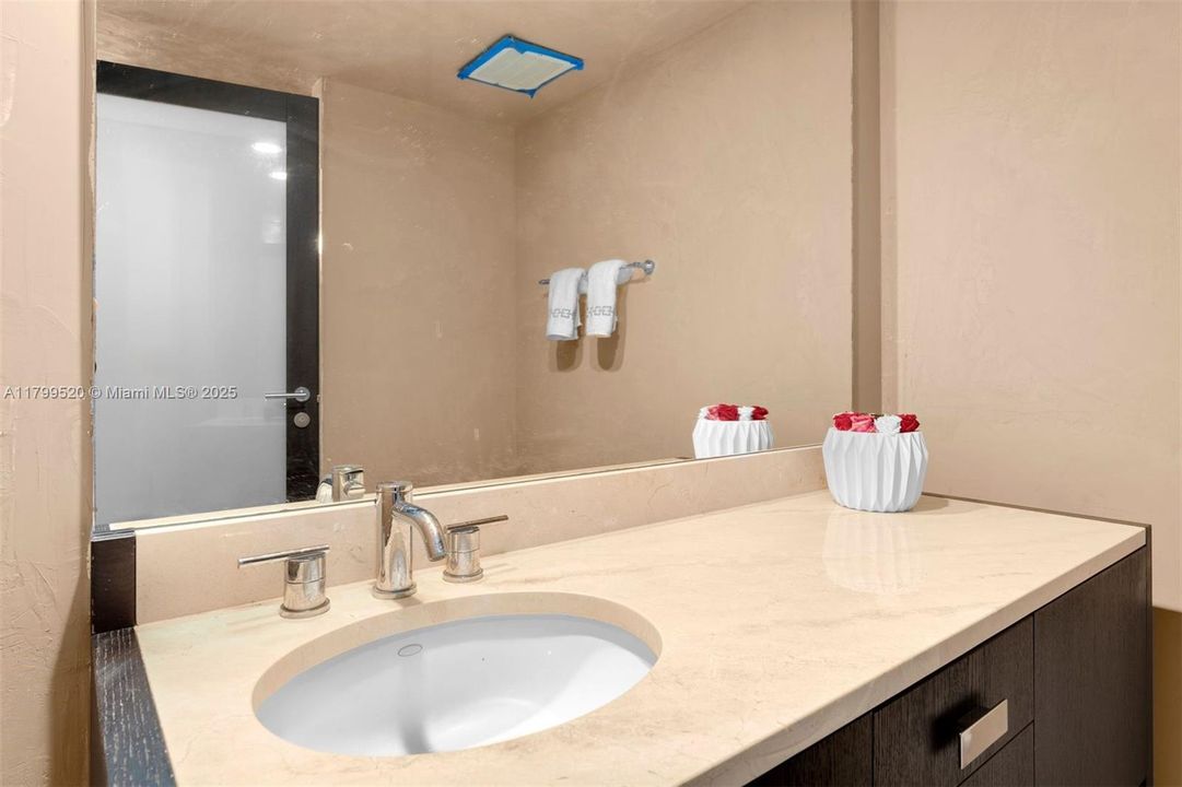 En Venta: $2,295,000 (3 camas, 3 baños, 2137 Pies cuadrados)