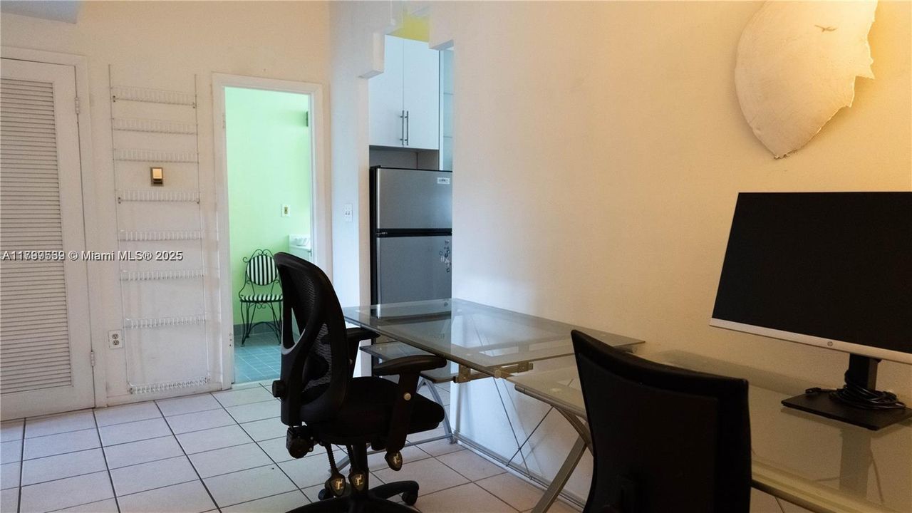 Недавно продано: $244,000 (1 спален, 1 ванн, 600 Квадратных фут)