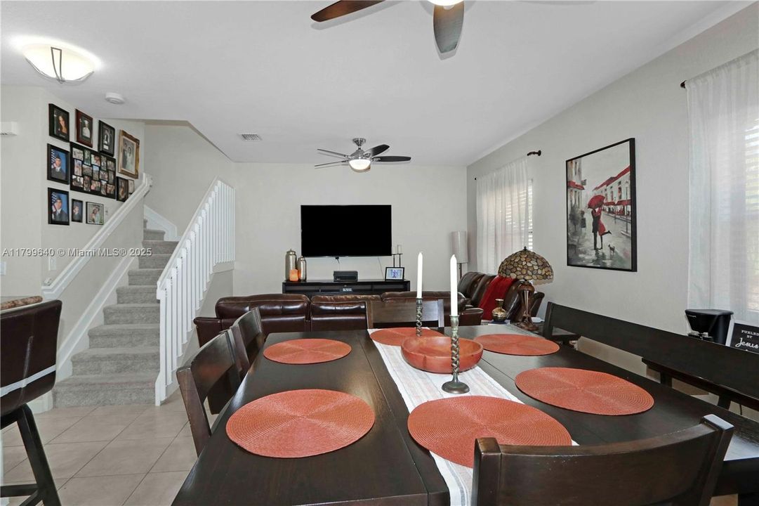 Vendido Recientemente: $500,000 (3 camas, 2 baños, 1787 Pies cuadrados)