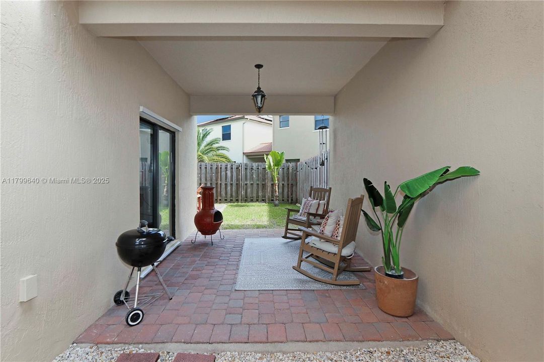 Vendido Recientemente: $500,000 (3 camas, 2 baños, 1787 Pies cuadrados)