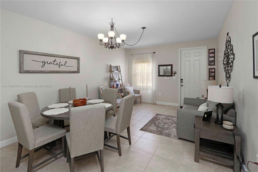 Vendido Recientemente: $500,000 (3 camas, 2 baños, 1787 Pies cuadrados)