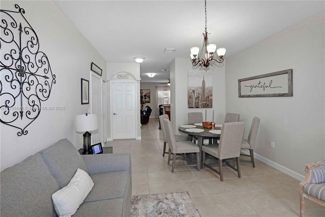 Vendido Recientemente: $500,000 (3 camas, 2 baños, 1787 Pies cuadrados)