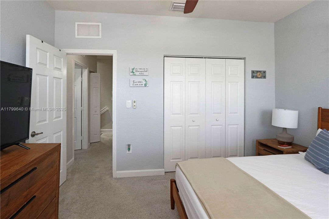 Vendido Recientemente: $500,000 (3 camas, 2 baños, 1787 Pies cuadrados)