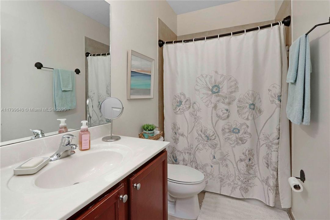 Vendido Recientemente: $500,000 (3 camas, 2 baños, 1787 Pies cuadrados)