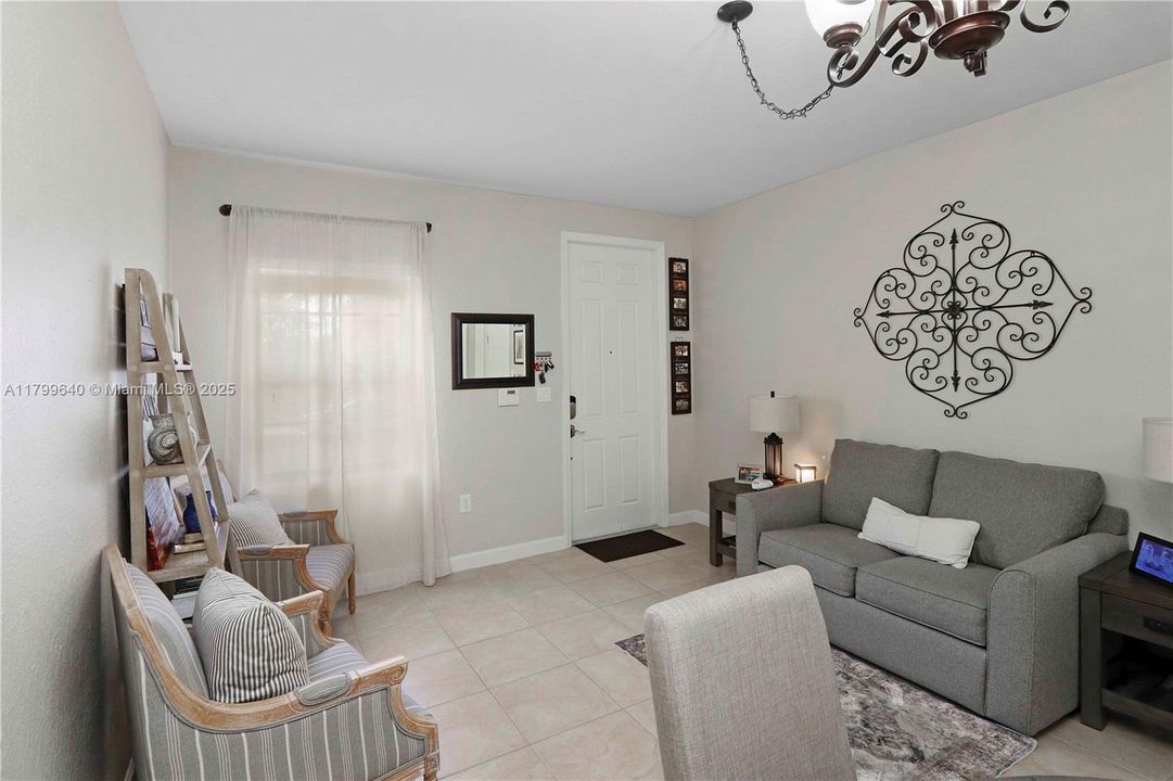 Vendido Recientemente: $500,000 (3 camas, 2 baños, 1787 Pies cuadrados)