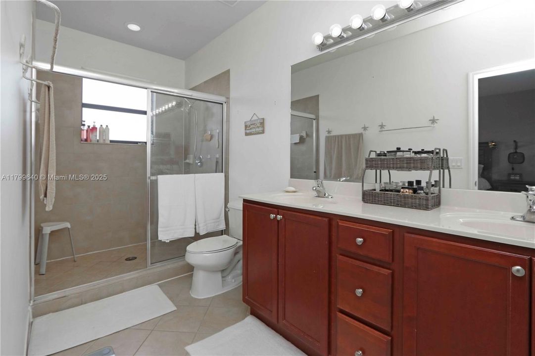 Vendido Recientemente: $500,000 (3 camas, 2 baños, 1787 Pies cuadrados)