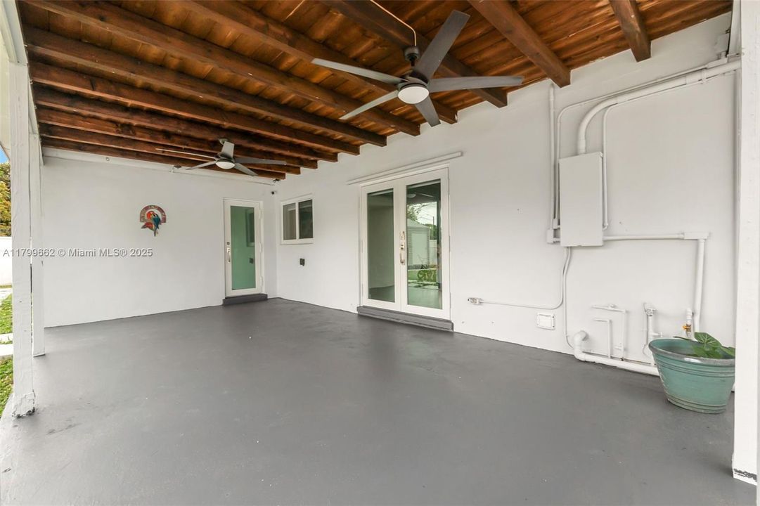 Недавно продано: $569,000 (3 спален, 2 ванн, 1551 Квадратных фут)