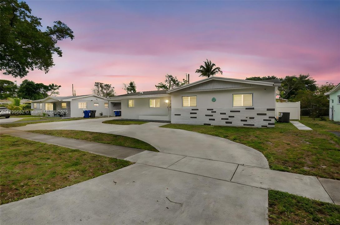 Недавно продано: $569,000 (3 спален, 2 ванн, 1551 Квадратных фут)