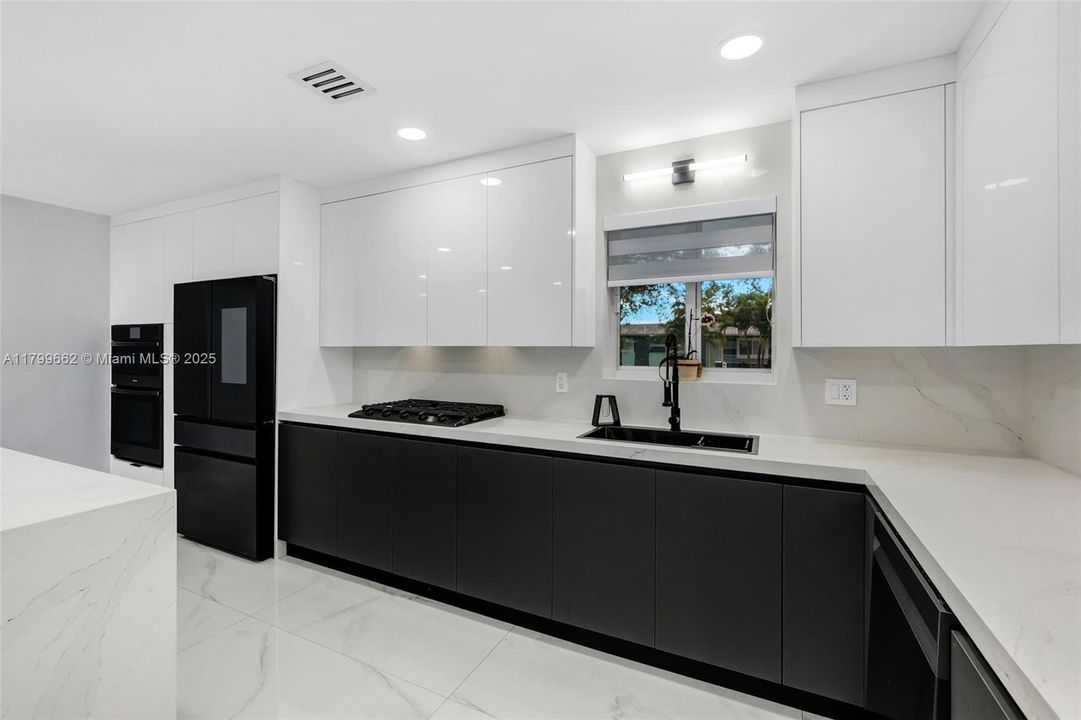 Недавно продано: $569,000 (3 спален, 2 ванн, 1551 Квадратных фут)