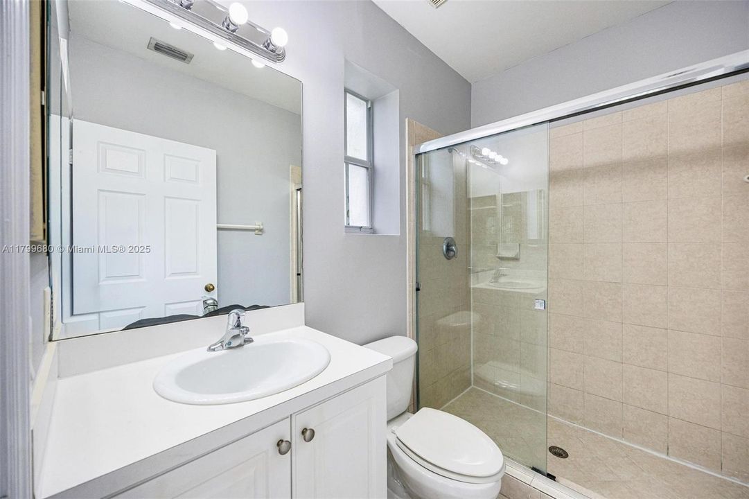 Active With Contract: $221,000 (3 beds, 2 baths, 1151 Square Feet)