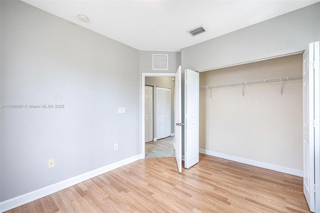 Active With Contract: $221,000 (3 beds, 2 baths, 1151 Square Feet)