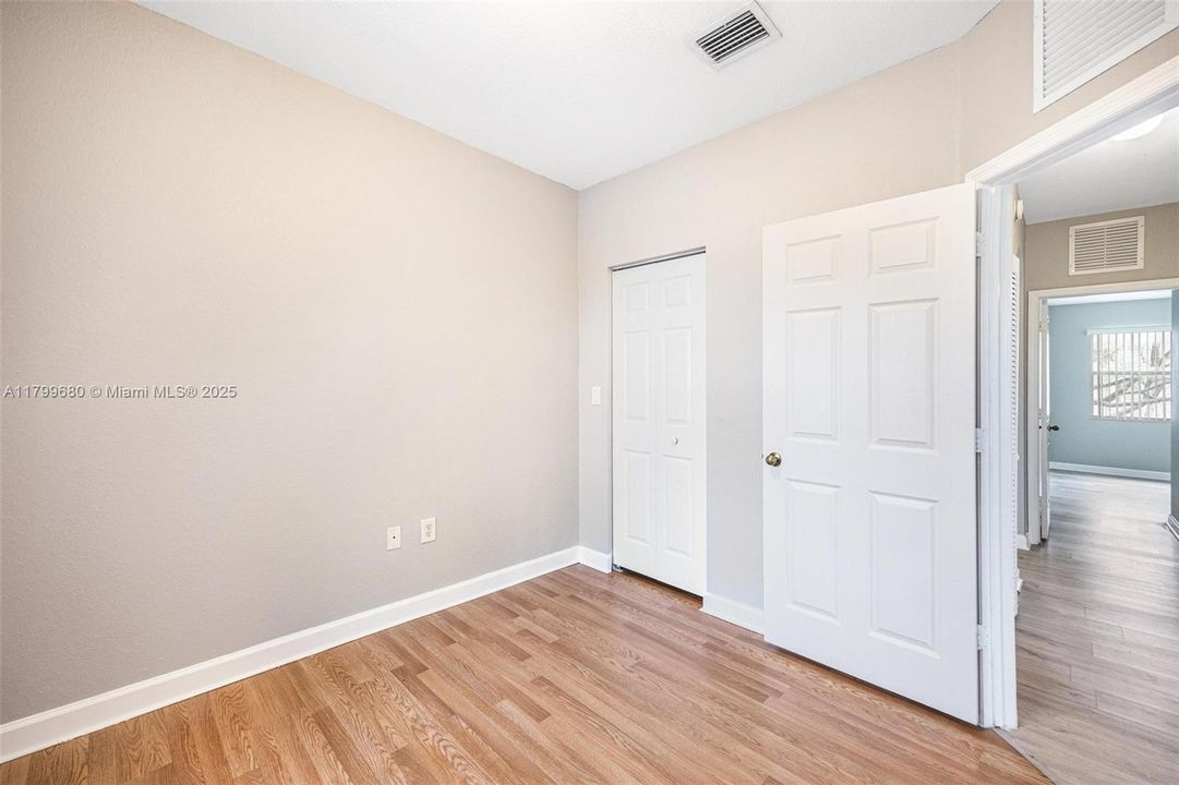 Active With Contract: $221,000 (3 beds, 2 baths, 1151 Square Feet)