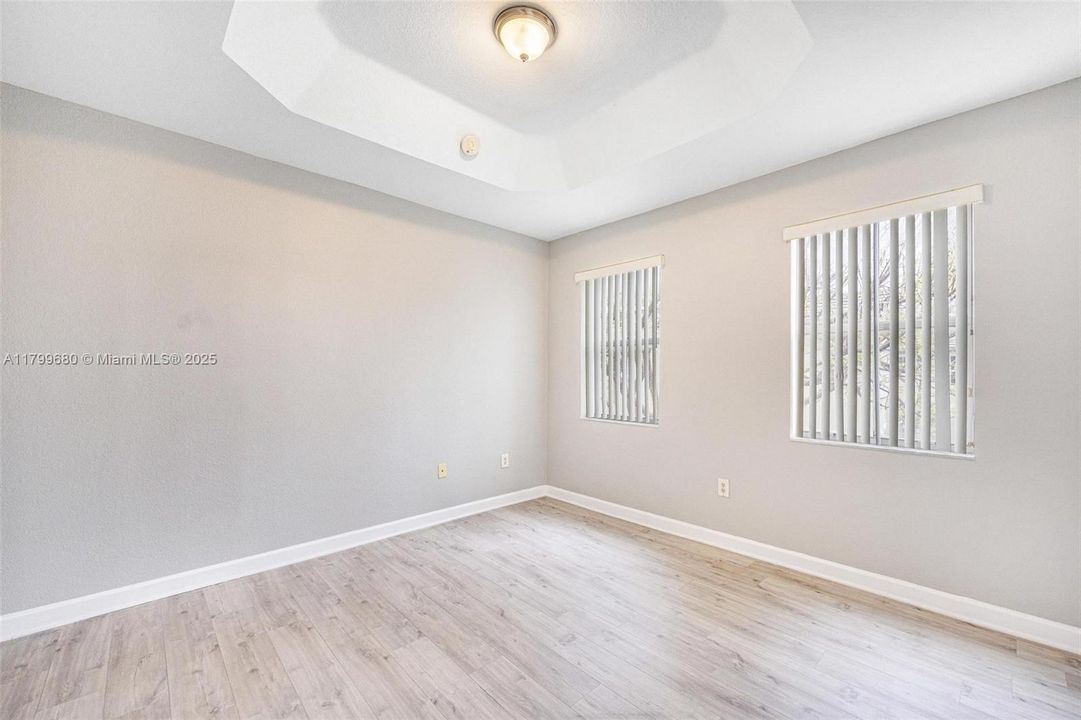 Active With Contract: $221,000 (3 beds, 2 baths, 1151 Square Feet)