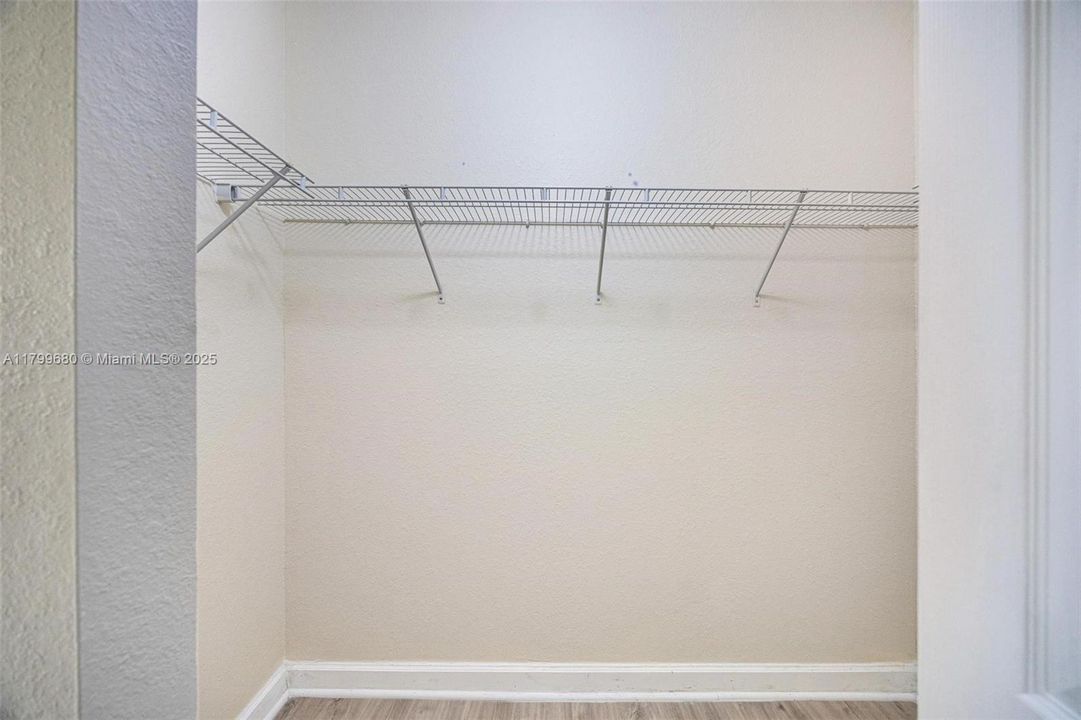 Active With Contract: $221,000 (3 beds, 2 baths, 1151 Square Feet)