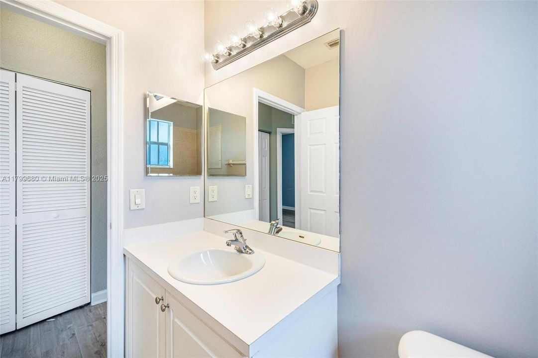 Active With Contract: $221,000 (3 beds, 2 baths, 1151 Square Feet)