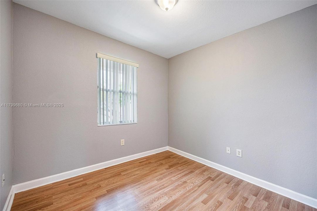 Active With Contract: $221,000 (3 beds, 2 baths, 1151 Square Feet)