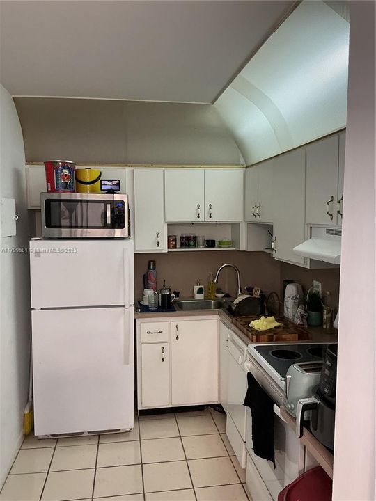 На продажу: $169,900 (1 спален, 1 ванн, 685 Квадратных фут)