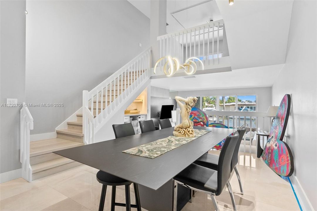 待售: $1,299,999 (4 贝兹, 2 浴室, 3226 平方英尺)