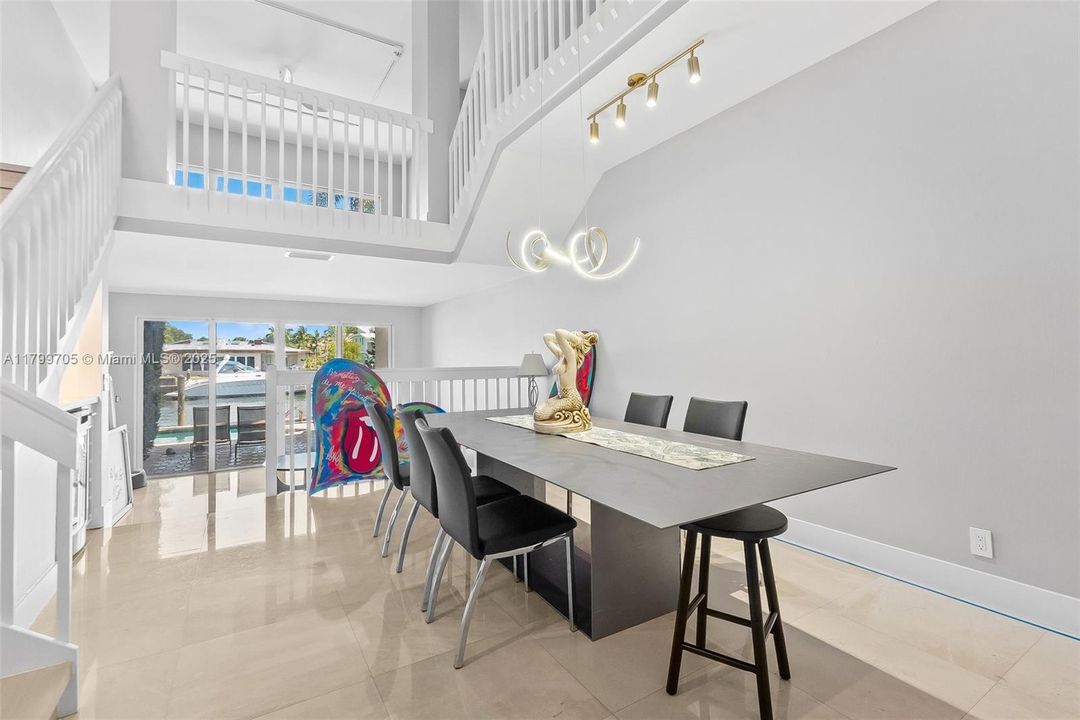 待售: $1,299,999 (4 贝兹, 2 浴室, 3226 平方英尺)