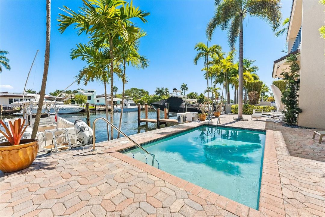 待售: $1,299,999 (4 贝兹, 2 浴室, 3226 平方英尺)