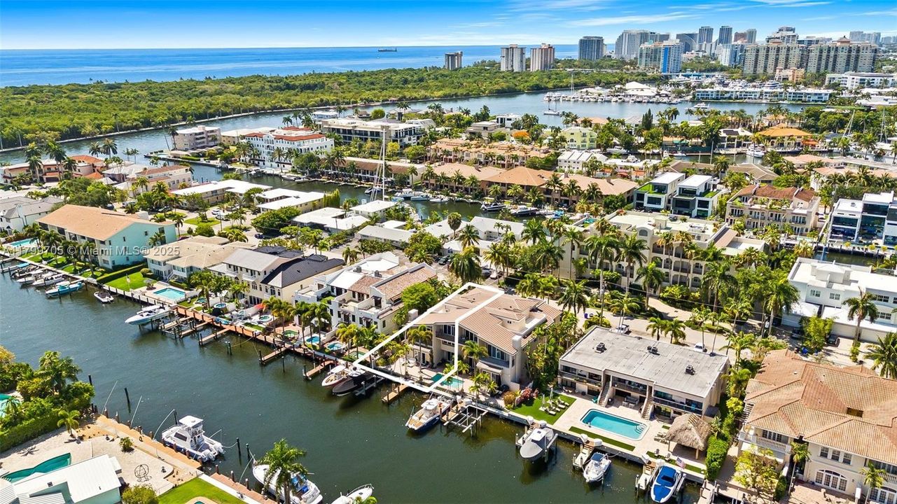 待售: $1,299,999 (4 贝兹, 2 浴室, 3226 平方英尺)