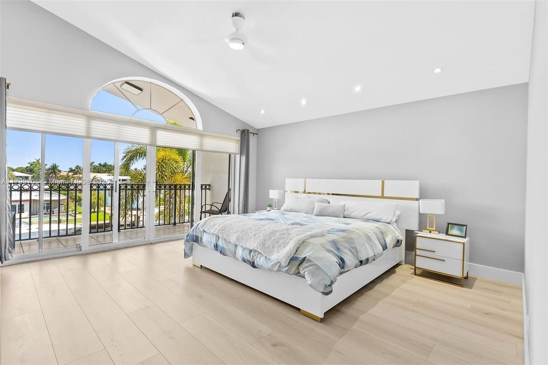 待售: $1,299,999 (4 贝兹, 2 浴室, 3226 平方英尺)