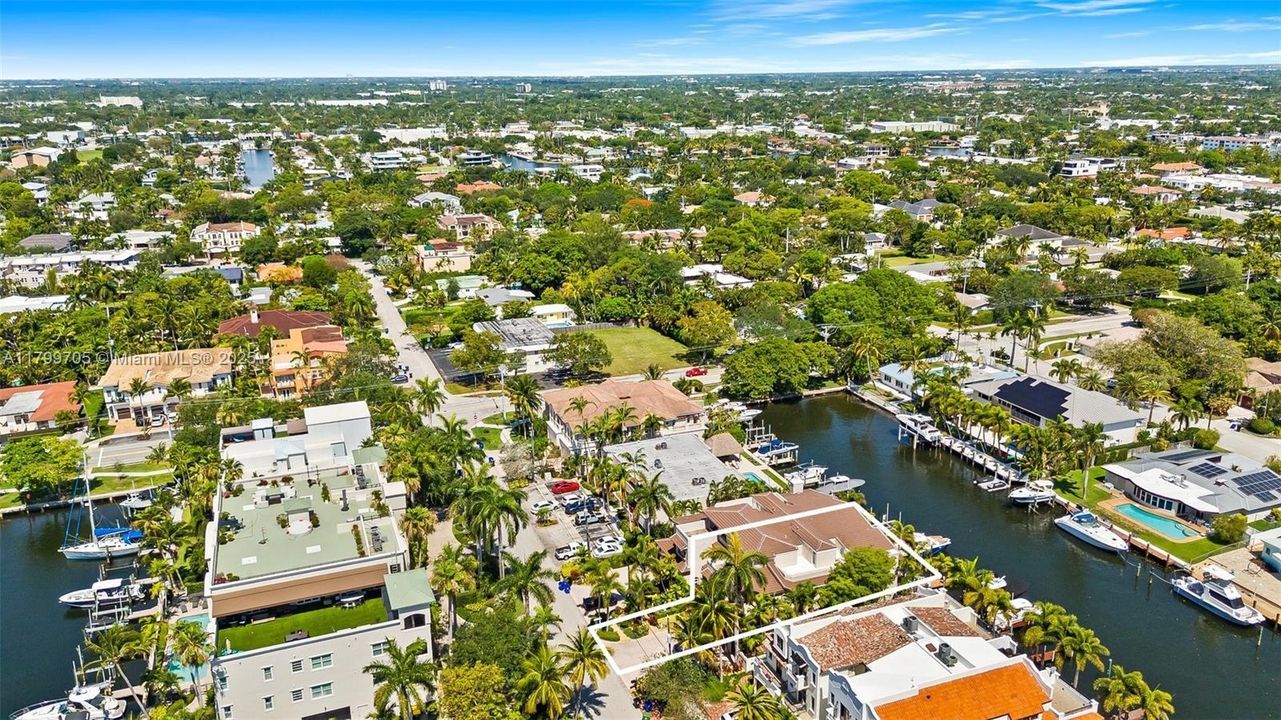 待售: $1,299,999 (4 贝兹, 2 浴室, 3226 平方英尺)