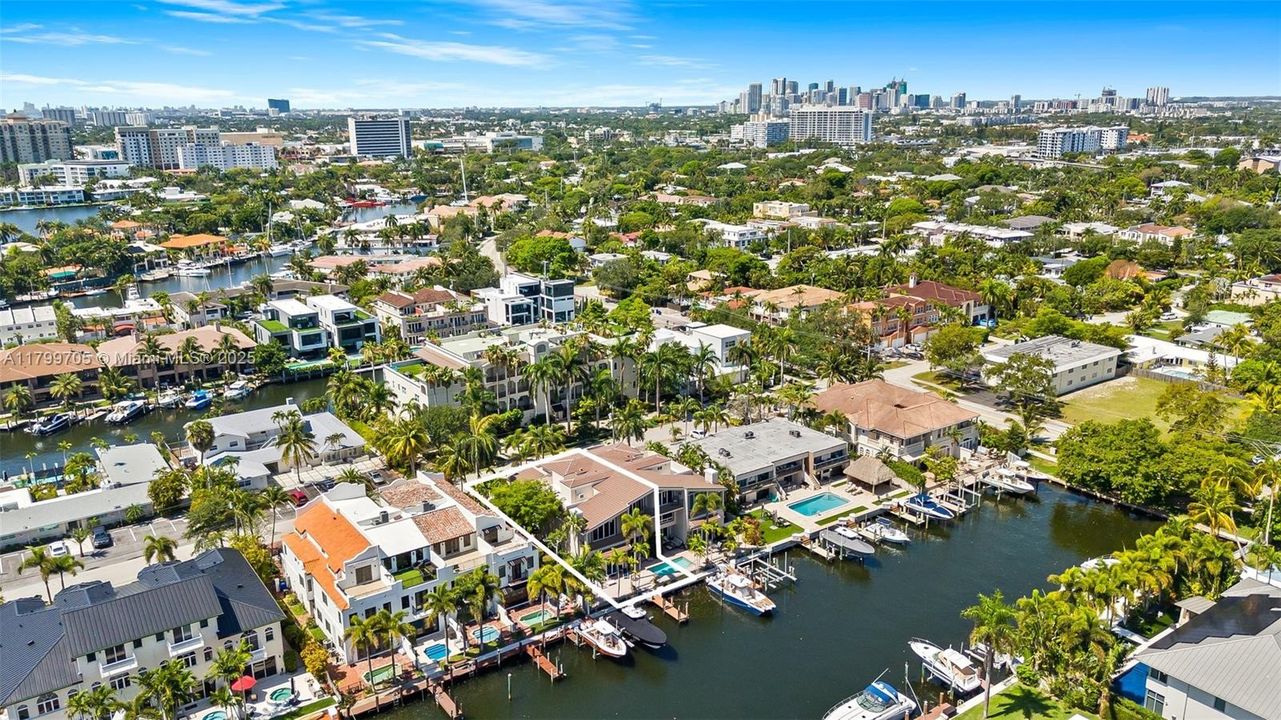 待售: $1,299,999 (4 贝兹, 2 浴室, 3226 平方英尺)