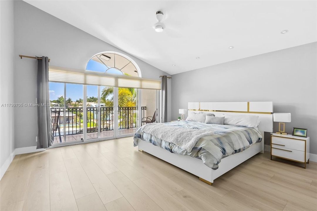 待售: $1,299,999 (4 贝兹, 2 浴室, 3226 平方英尺)