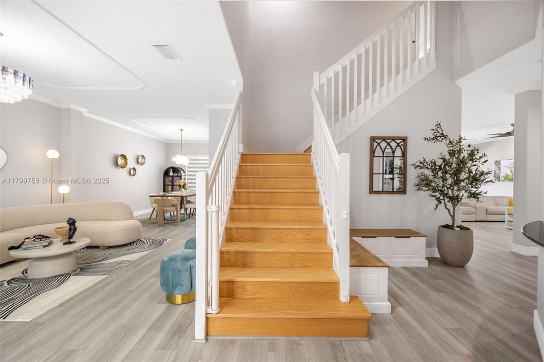 Vendido Recientemente: $1,150,000 (6 camas, 4 baños, 3870 Pies cuadrados)