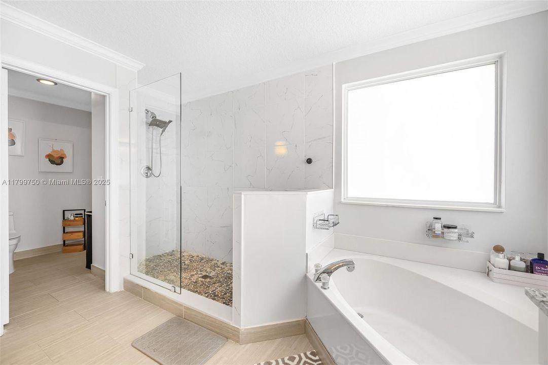 Vendido Recientemente: $1,150,000 (6 camas, 4 baños, 3870 Pies cuadrados)