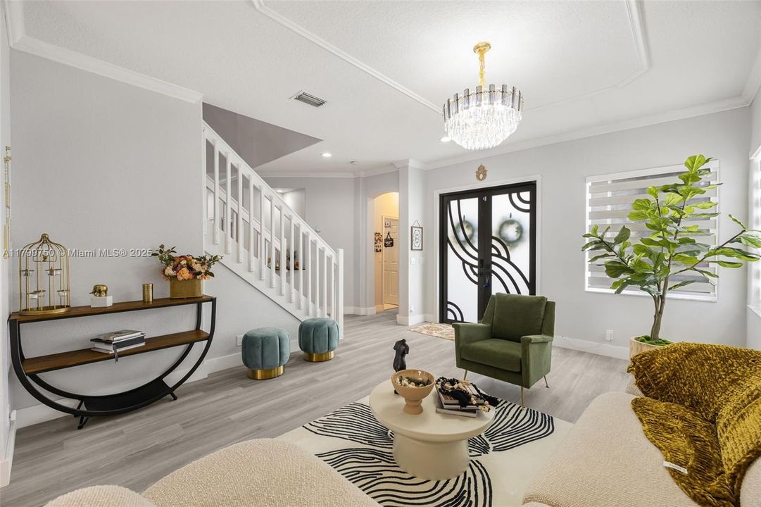 Vendido Recientemente: $1,150,000 (6 camas, 4 baños, 3870 Pies cuadrados)