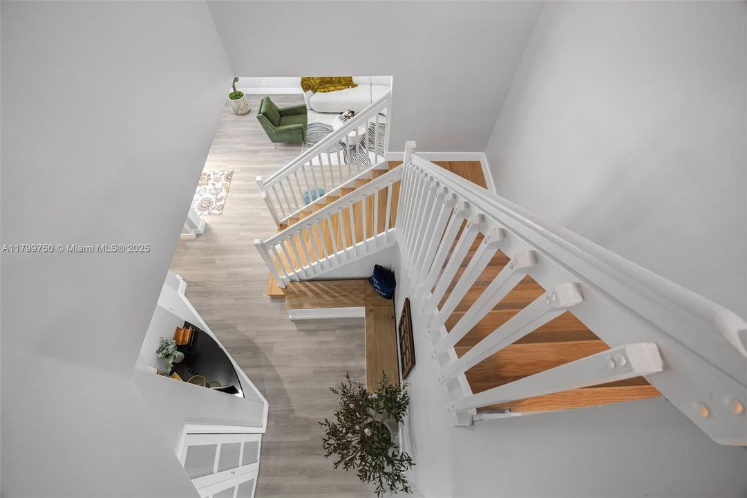 Vendido Recientemente: $1,150,000 (6 camas, 4 baños, 3870 Pies cuadrados)