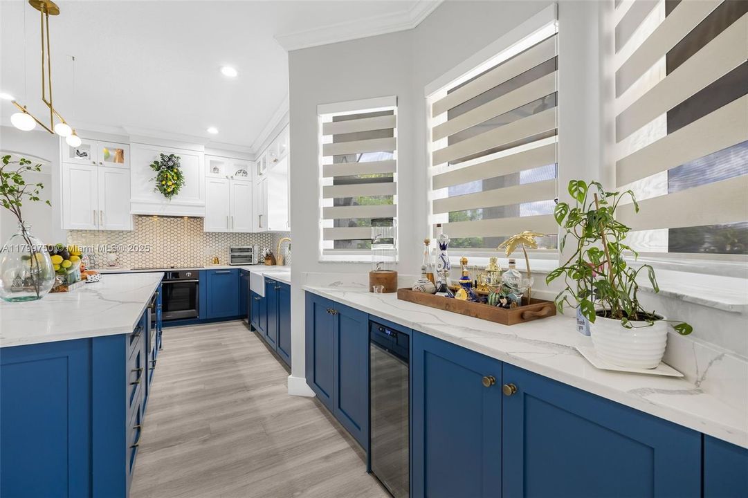 Vendido Recientemente: $1,150,000 (6 camas, 4 baños, 3870 Pies cuadrados)