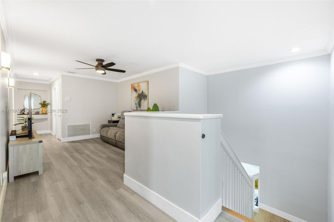 Vendido Recientemente: $1,150,000 (6 camas, 4 baños, 3870 Pies cuadrados)