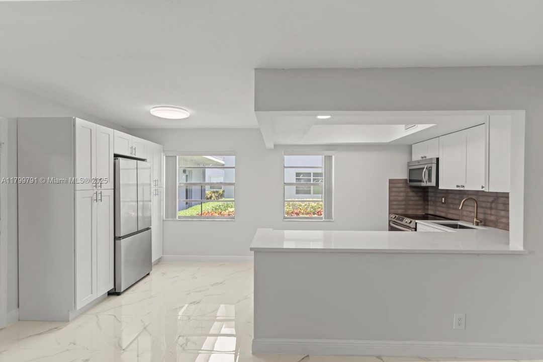 Recently Rented: $1,650 (2 beds, 2 baths, 920 Square Feet)