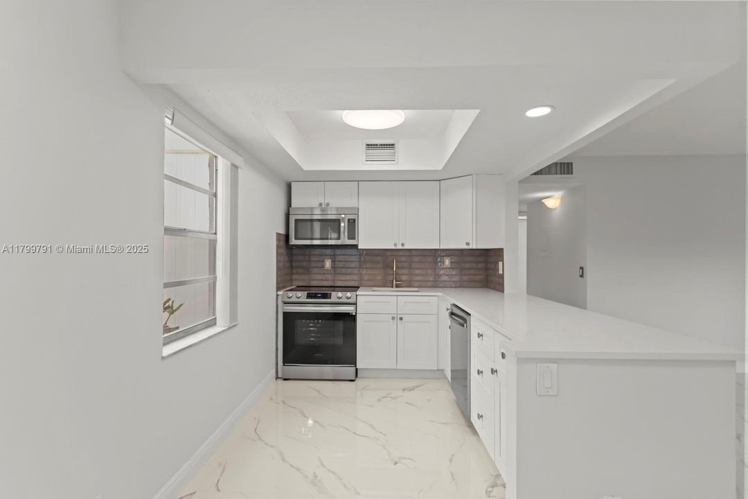 Recently Rented: $1,650 (2 beds, 2 baths, 920 Square Feet)